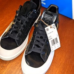 Adidas Stan Smith NWT and half box women's